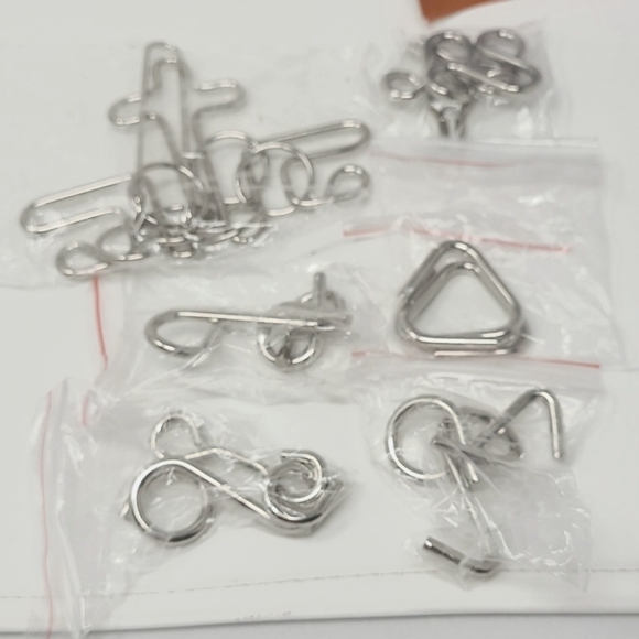 LOOBANI 30 ASSORTED BRAIN TEASERS METAL WIRE IQ PUZZLES - Picture 6 of 12